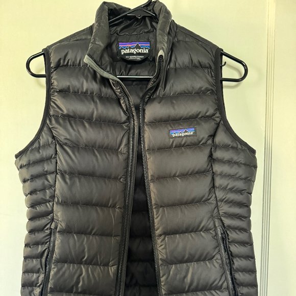 Patagonia Black XS Women's Down Sweater Vest - Picture 2 of 3